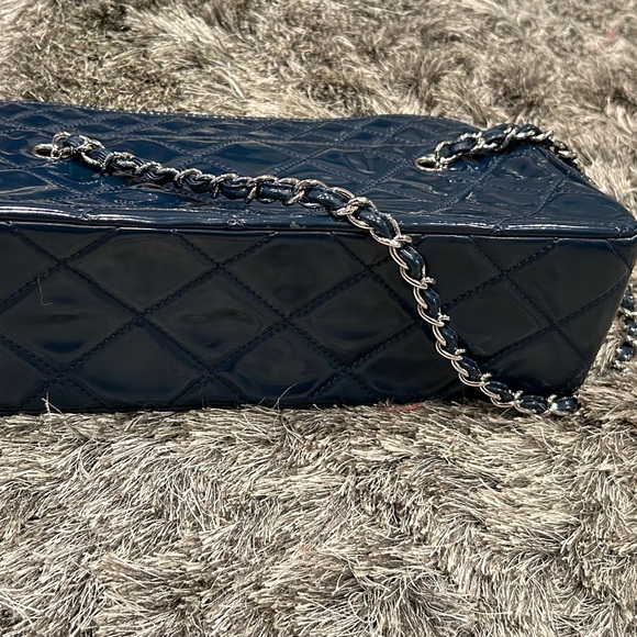 Authentic CHANEL Patent Quilted Purse - Picture 2 of 15